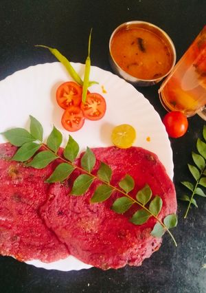 A picture of BEETROOT PANCAKE (Beetroot CHILLA) 😋.