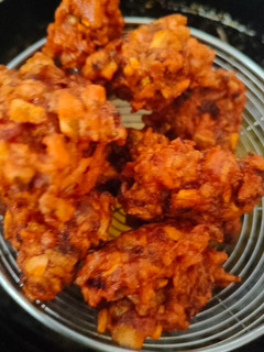 காளான் போண்டா(mushroom bonda recipe in tamil) செய்முறை முக்கிய புகைப்படம்