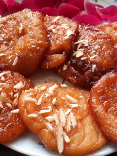 रबड़ी मालपुआ (rabdi malpua recipe in Hindi) रेसिपी मुख्य फोटो