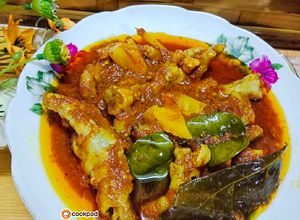 Gambar 8:2:24 - Asam pedas kaki ayam dengan nenas