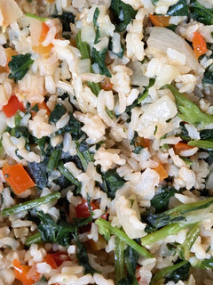 Una foto de Arroz integral con espinaca🍚🌱