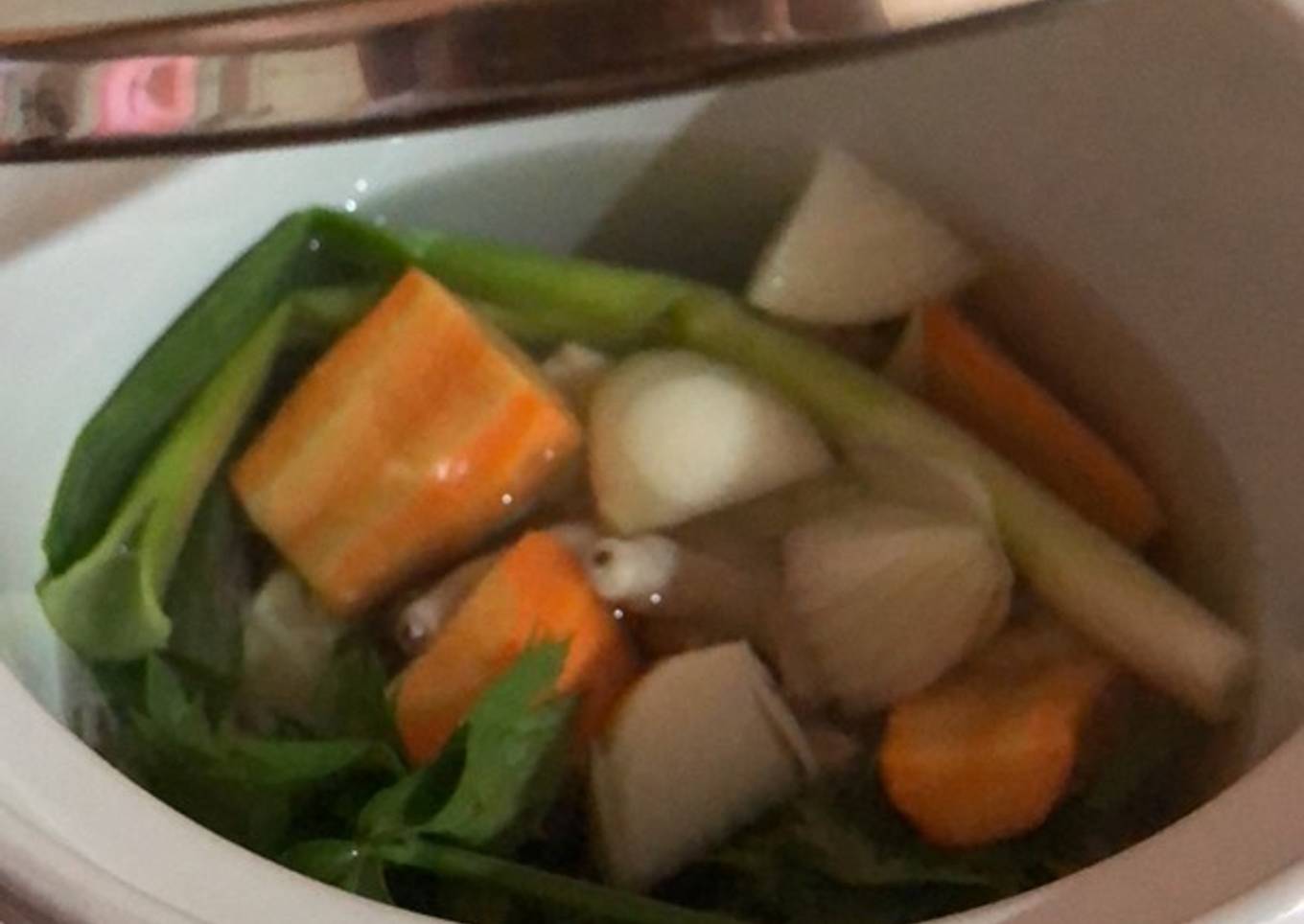 **MPASI** Kaldu Ceker Ayam (slowcooker)