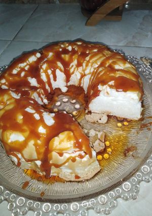 A picture of Fluffy merengue cake.