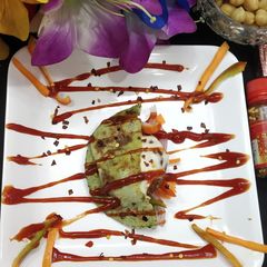 A picture of Spinach pitha bread with Chana cheese fitters.