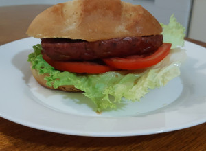 Una foto de Choripan al horno, con pan casero 🇺🇾 receta de Xalambri 🇺🇾