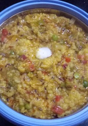 A picture of Vegetables Masala khichdi.