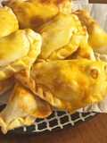 Empanadas de mejillones y camarones