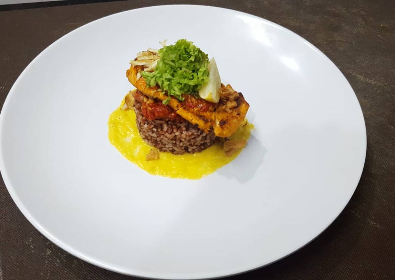 Menu diet ayam panggang balado nasi merah lettuce