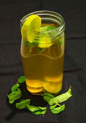 A picture of Green Tea Detox Water.