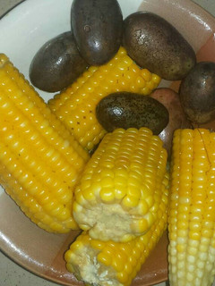 A picture of Boiled maize and pear.