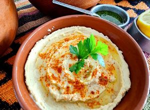 Una foto de Hummus de garbanzos súper fácil