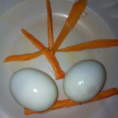 Hard boiled eggs A picture of Hard boiled eggs.