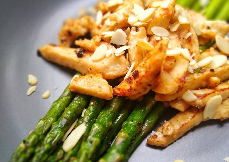 Simple Way to Prepare Super Quick Homemade Ginger &amp; Garlic Chicken With Asparagus