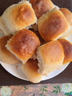 ઘરે બનાવેલા પાવ (Home Made Paav Recipe In Gujarati) રેસીપી મુખ્ય ફોટો