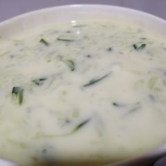 A picture of Cucumber raita.