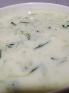 A picture of Cucumber raita.