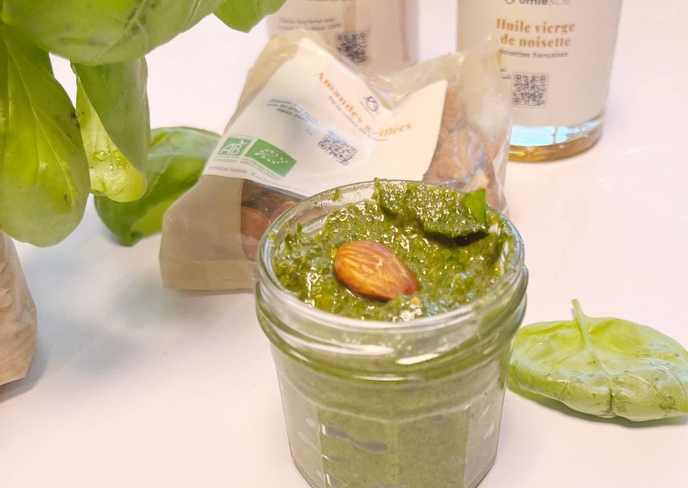 Pesto vert à l’huile de noisette et aux amandes