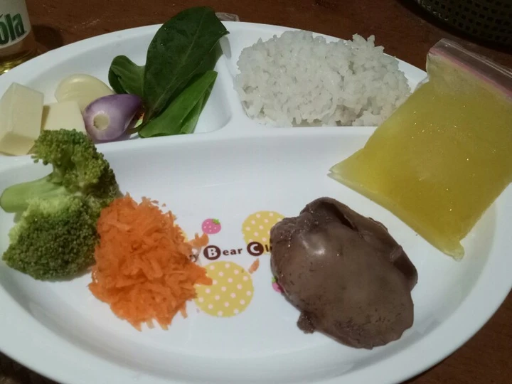 Langkah Mudah untuk Menyiapkan Resep Bubur hati ayam brokoli (mpasi 6 bulan+) yang Lezat Anti Ribet, Sempurna