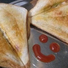 A picture of Mayonnaise Sandwitch.
