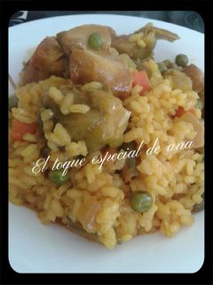 Una foto de Arroz con pollo y menestra 
