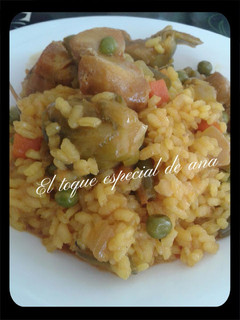 Una foto de Arroz con pollo y menestra