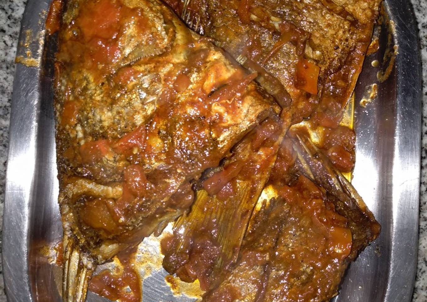 Fried fish with tomatoes gravy#staplefoodrecipecontest