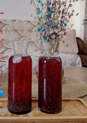 عکسی از دستور شربت آلبالووَتخم شربتی🍒🍹