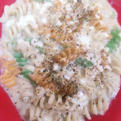 A picture of Mornay sauce pasta.