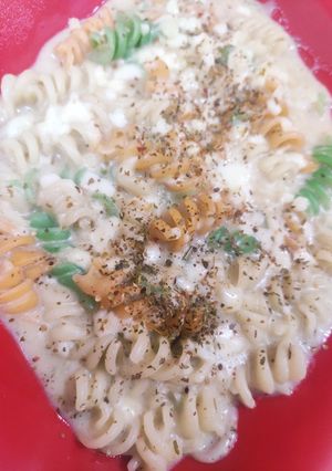 A picture of Mornay sauce pasta.