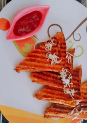A picture of Grilled sandwiches.