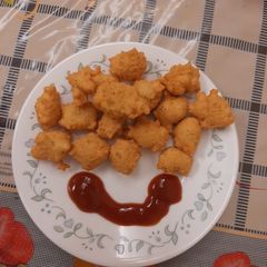 A picture of Daal pakoda.