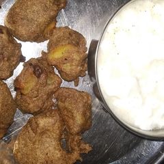 A picture of Kuttu ke pakore.