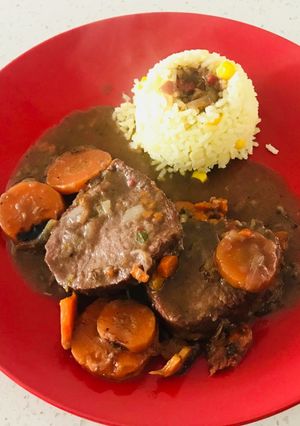 Una foto de Carne al vino tinto