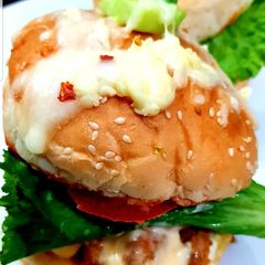 A picture of Pizza Burgers.