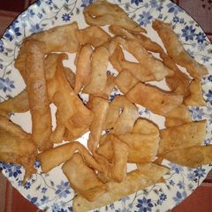A picture of Namak pare.