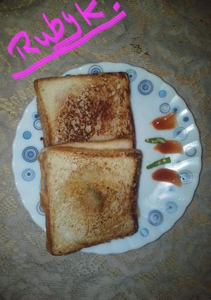 पोटैटो तवा सैंडविच (Potato tawa sandwich recipe in Hindi) रेसिपी मुख्य फोटो