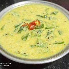 A picture of Sponge guard curry/ raita.