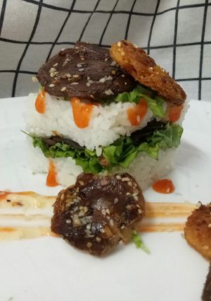 Hình của món Sườn non áp chảo, nấm xào sả ớt.