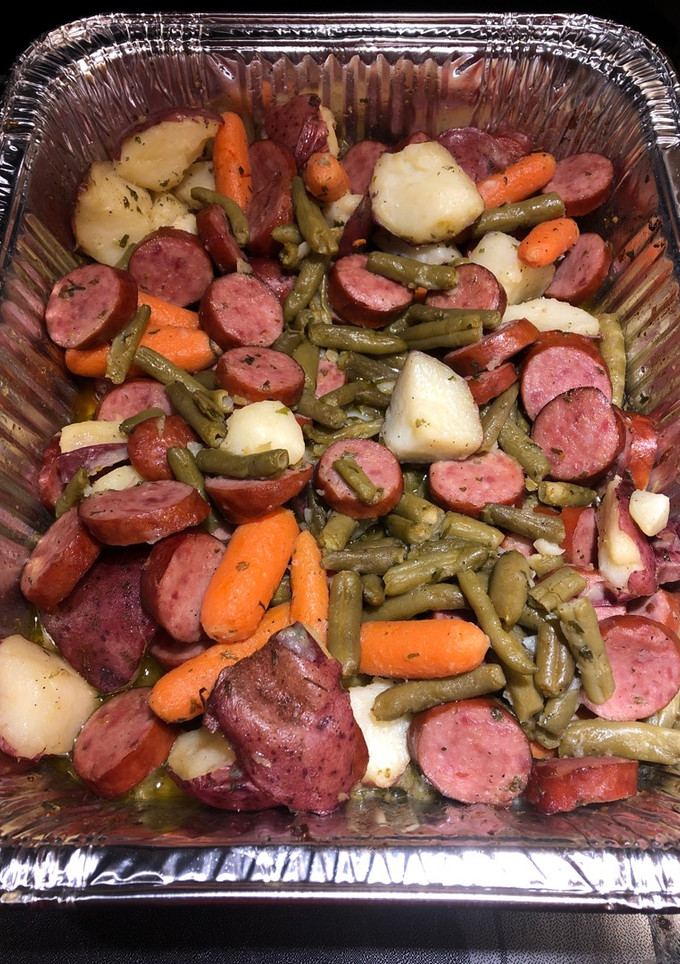 A picture of Kielbasa with Veggies.