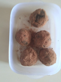 A picture of Oreo Milo balls.