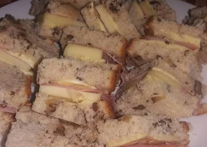 Sandwiches de pan de nuez