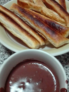 Una foto de Churros saludables con chocolate