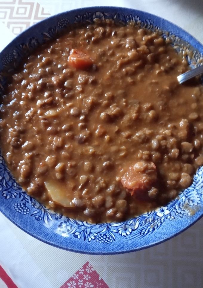 Una foto de Potajito de lentejas en olla rápida