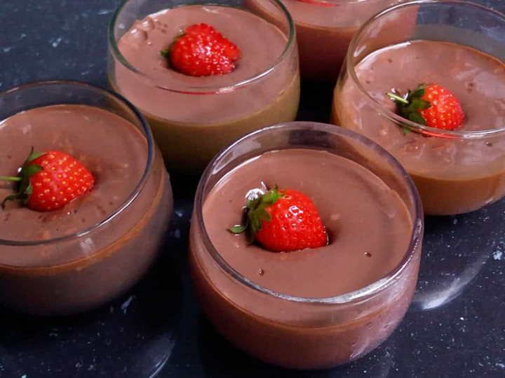 Resep Silky Puding Cokelat Strawberry Anti Gagal