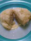 Papa rellena de quesos (al microondas)