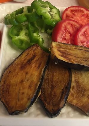 صورة لوصفة طريقه روعه لقلي الباذنجان دون تشرب للزيت