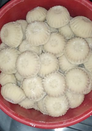 मावे के पेड़े (mave ke pede recipe in Hindi) रेसिपी मुख्य फोटो