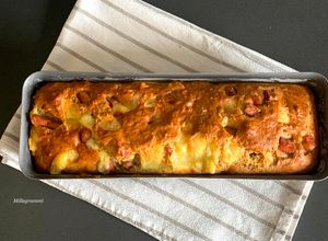 Foto di Plumcake salato emmental mortadella e noci