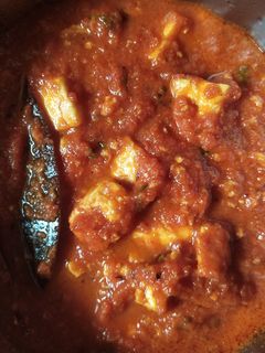 पनीर बटर मसाला (कांदा-लसूण विरहीत) (paneer butter masala recipe in marathi) रेसिपी चे मुख्य फोटो