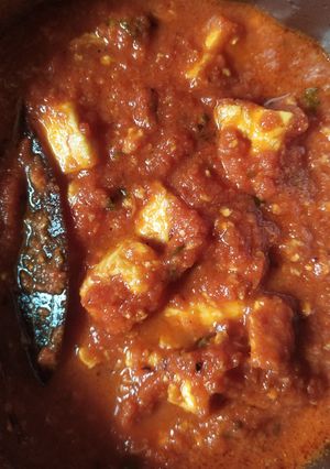 पनीर बटर मसाला (कांदा-लसूण विरहीत) (paneer butter masala recipe in marathi) रेसिपी चे मुख्य फोटो 